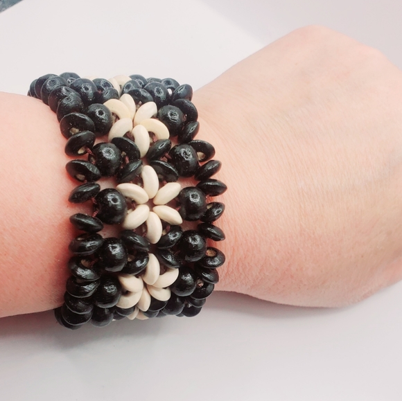 Handmade Wooden Beaded Bracelet. New - Picture 5 of 5